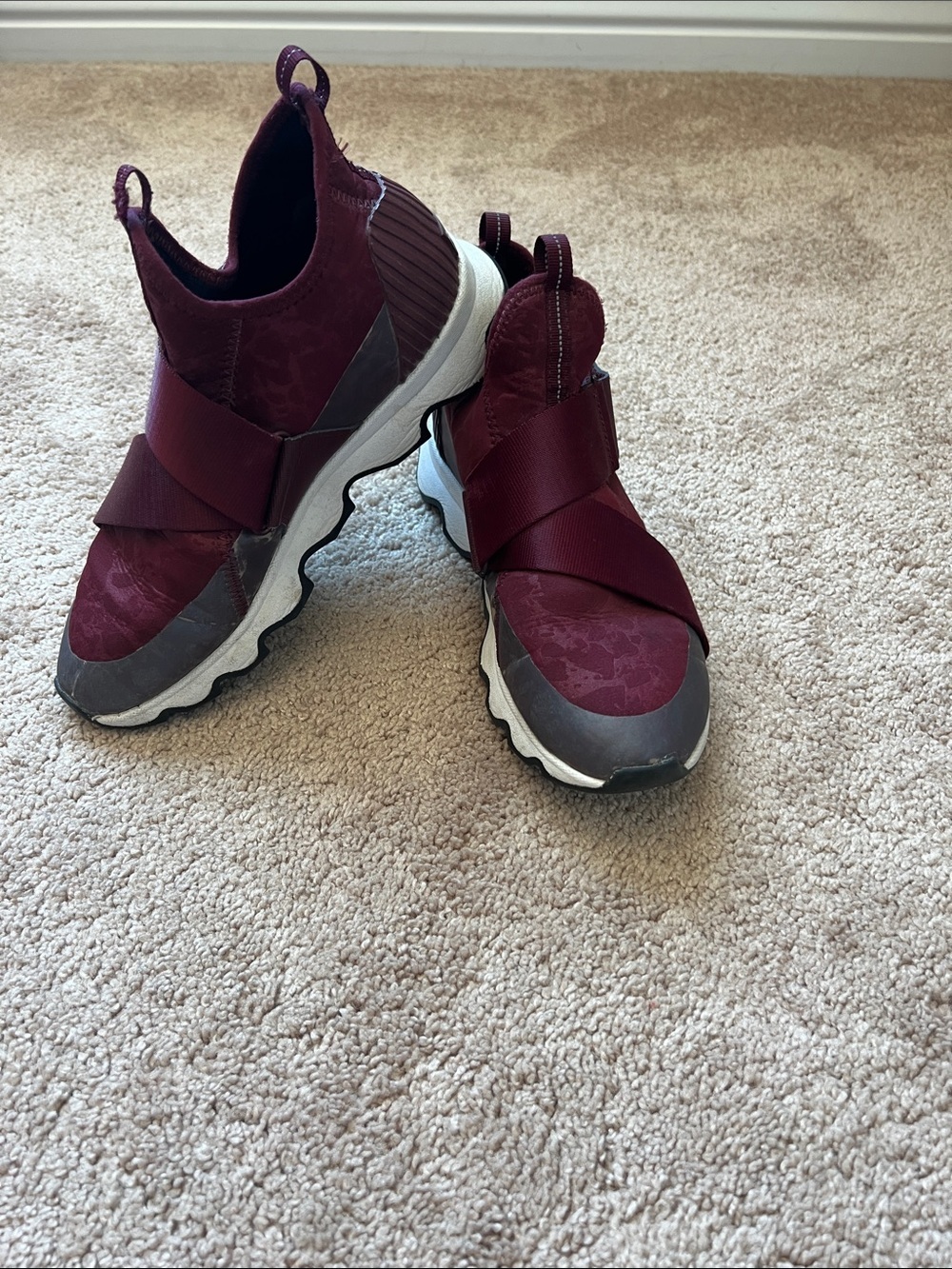 Sorel Kinetic Maroon Athletic Sneakers